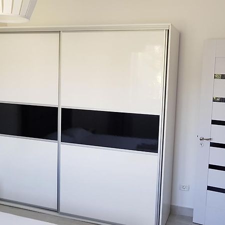 V1 Apartment Constanta Bagian luar foto