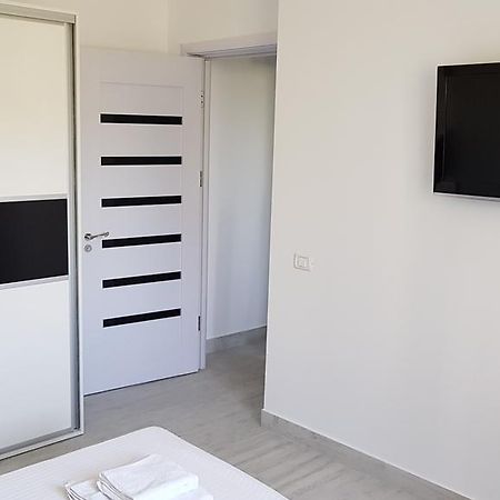 V1 Apartment Constanta Bagian luar foto