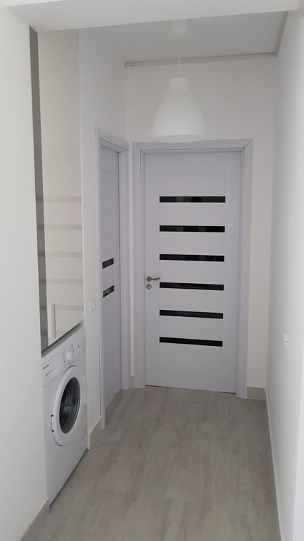 V1 Apartment Constanta Bagian luar foto
